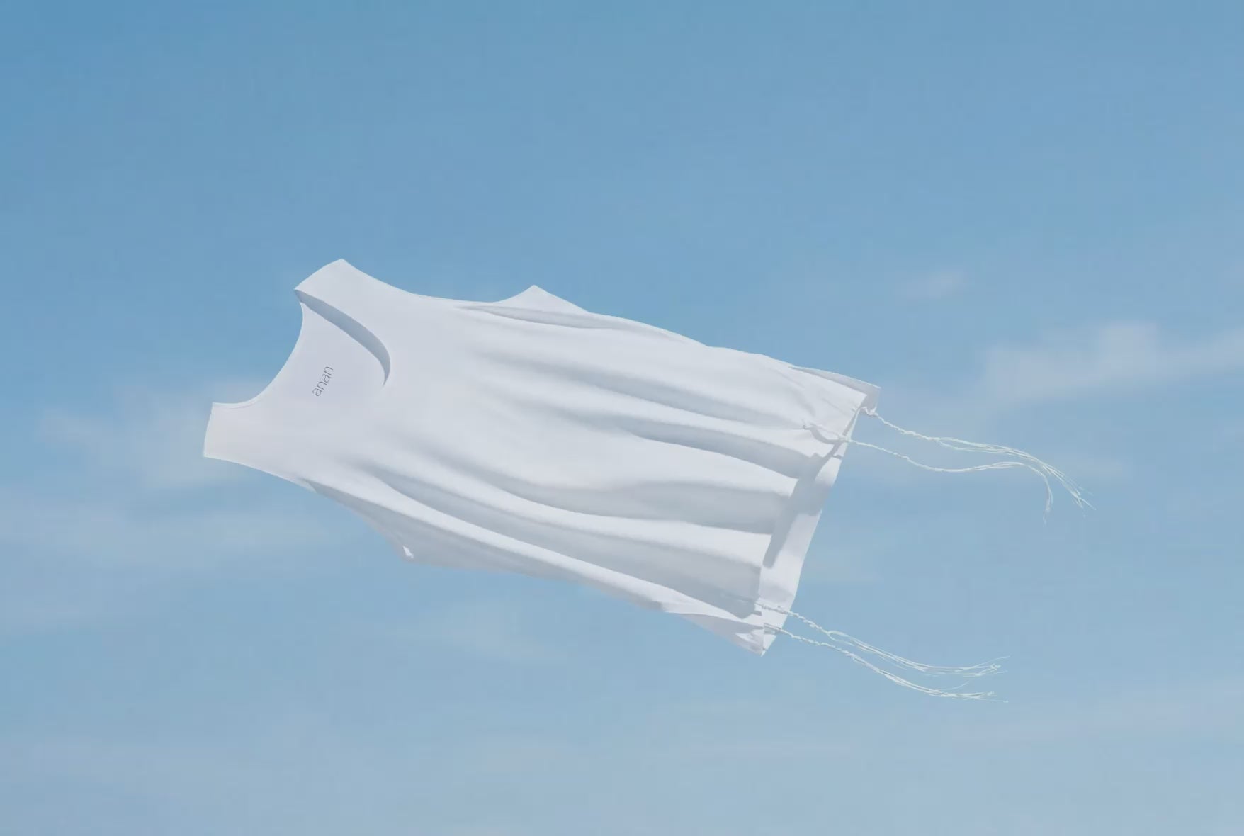 Hero video of anan tzitzit